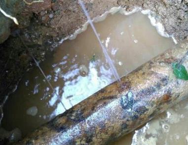 和政楼顶渗水维修公司分享下地暖漏水的原因及检测方法。